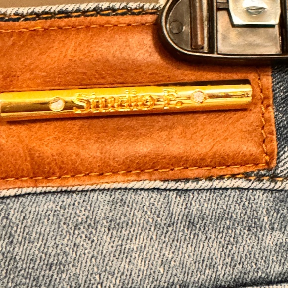 STUDIO F low rise shorts size 8 small - Picture 5 of 6